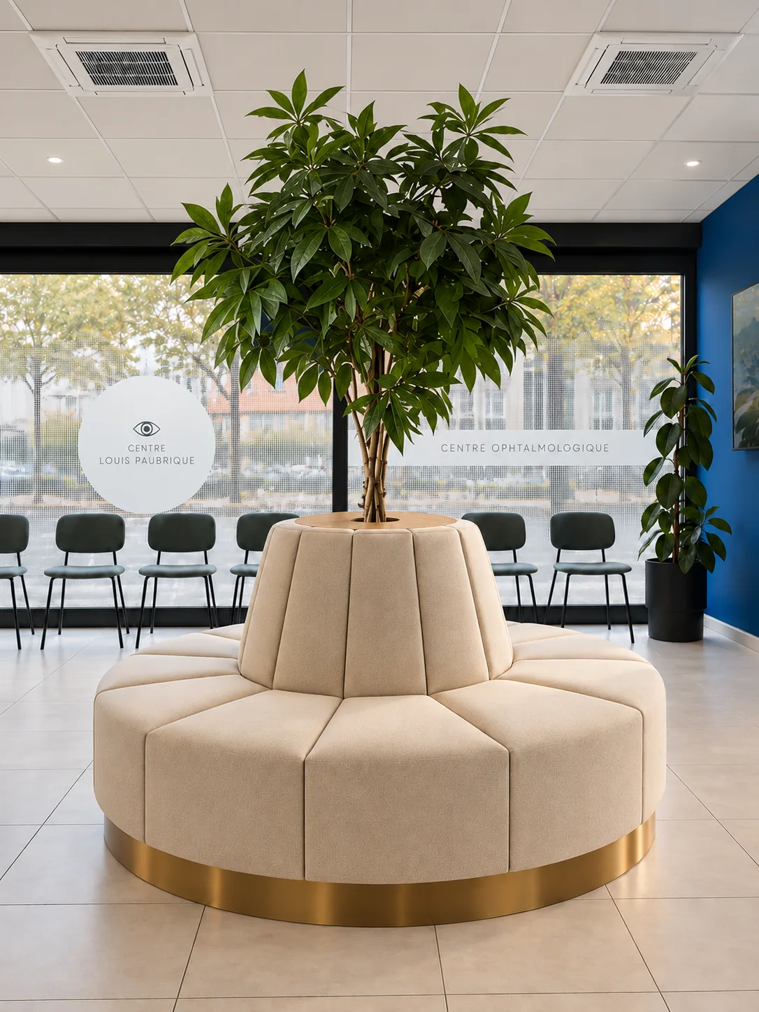 Banquette Armelle installée au Centre Louis Paufique, vue de face