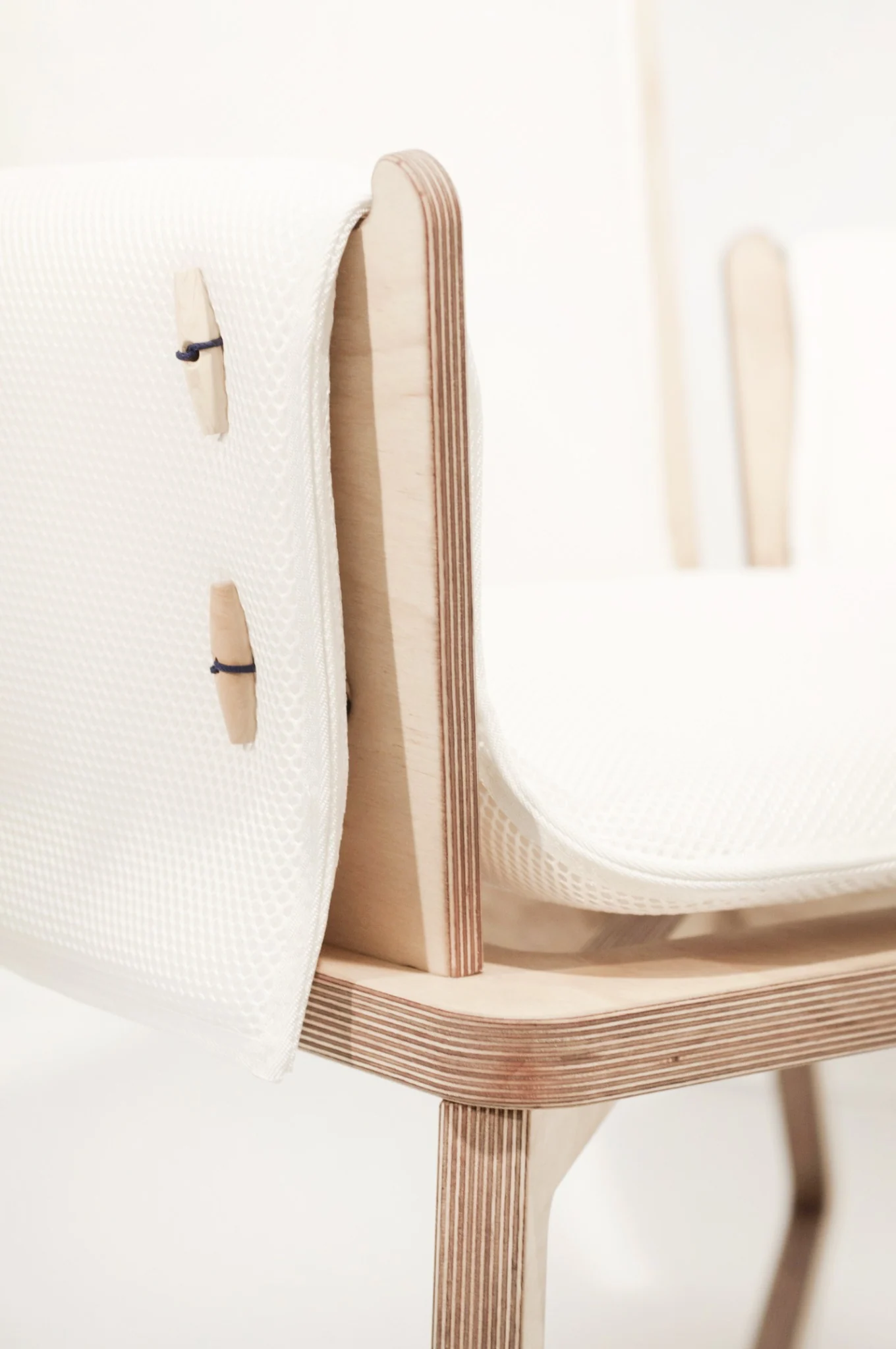 F001 Rocking Chair — design de mobilier BLAD
